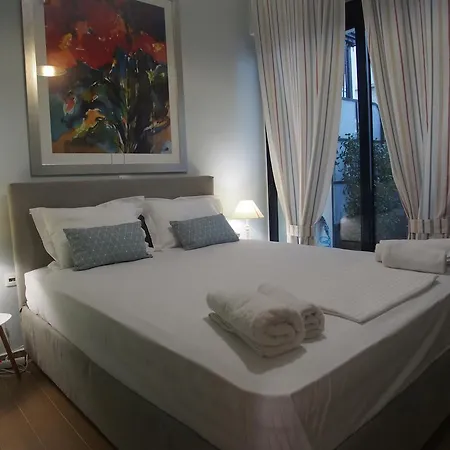 Apartment Under The Shade Of Acropolis By Yha *
